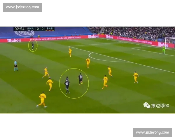 国家德比冲突全记录：亚马尔叫阵引众怒，维尼修斯怒冲对峙